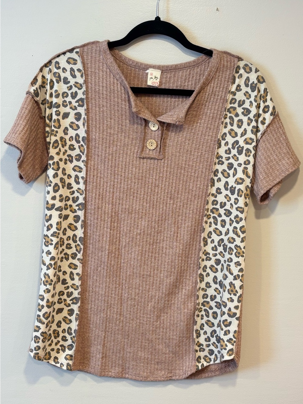 7th Ray Boutique Leopard Color Block Ribbed Henley Top Women's Medium